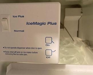 Whirlpool Side by Side Refrigerator/Freezer w/Indoor Water & Ice.