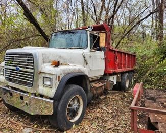 Ford Dump Truck White/Red T91LVV07185