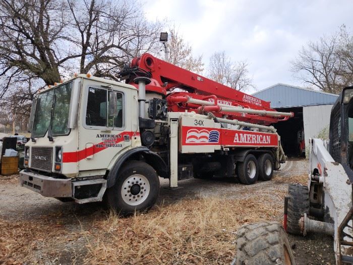 2000 Mac Pump truck Model MR688S Vin 1M2K189C6YMO134997

32 m

