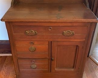 1900's wash stand 