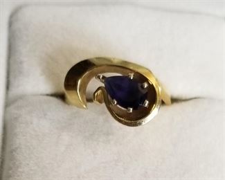 Vintage 14k yellow gold & blue gemstone ring