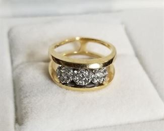 14k yellow gold & Diamond ring