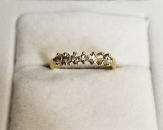 14k yellow gold & Diamond ring