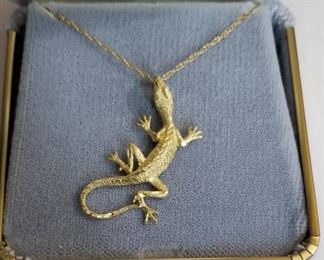 14k yellow gold Lizard pendant and chain necklace