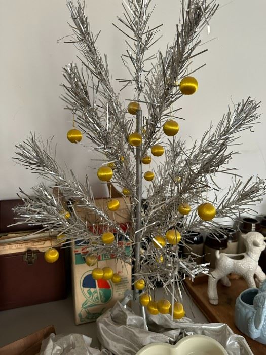 Tag/Estate SaleMASSIVE! Worthington VINTAGE... starts on 11/17/2022