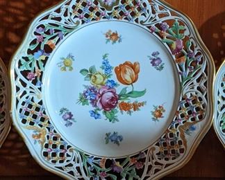 Floral Reticulated Plate Set