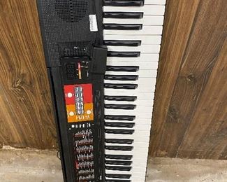 This is the same keyboard that Daryl played on The Office.