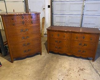 Pretty dresser set.