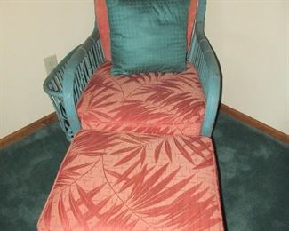 Wicker with ottoman