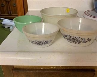 Vintage Pyrex And Fireking Bowls