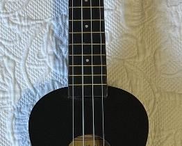 Makala Ukulele Model Mk-SS-BLK