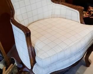 Beautiful vintage sitting chair
