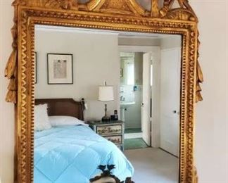Decorative gilt wood mirror