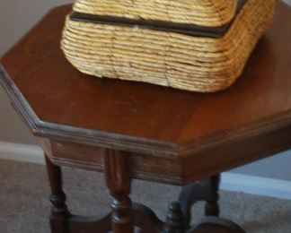 OCCASIONAL TABLE, DECORATIVE BASKET