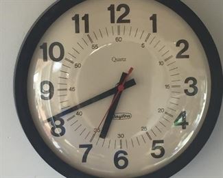 Vinge Dayton 14" quartz clock