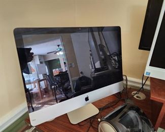 Apple Desktop Computer