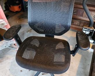 Office Chair (Nice) Needs cleaning