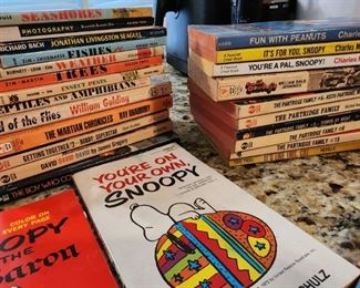 "Peanuts" Paper Back Books