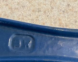 LE CREUSET Dark Blue 9" Skillet