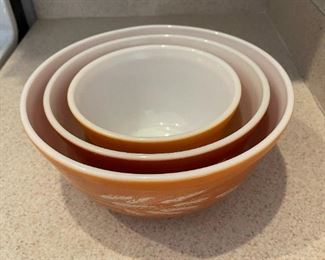 PYREX Autumn Harvest - 3 Nesting Bowls Set