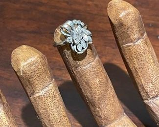 Art Deco 14K White GOLD Ring with Diamonds - Size 8
