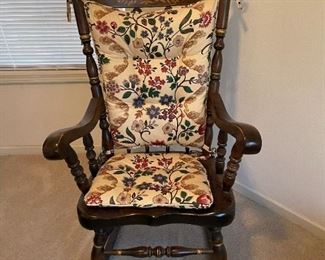 Ethan Allen Antiqued Pine Old Tavern Rocking Chair