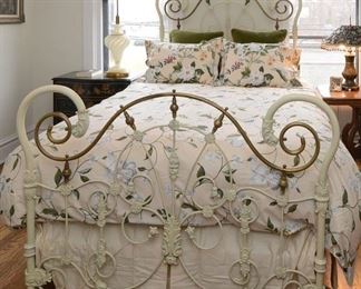 Williamsburg "Magnolia" Bedding for Queen Bed