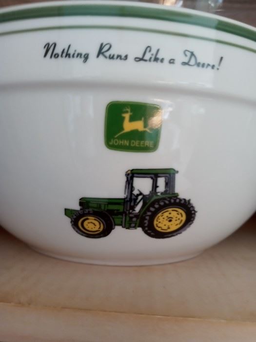 John Deere Dish Set
