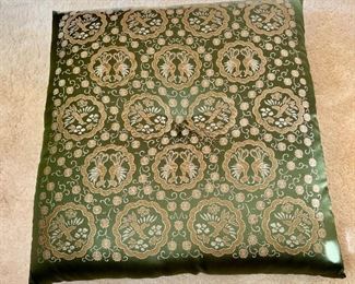Japanese silk Zabuton floor pillows.  Lot of 5 matching. Design on both sides