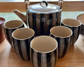Pottery tea set - 7 pieces