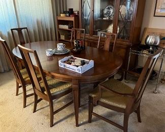 Dining room set, Lenoir Furniture, oval table with leaf + six chairs