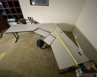 Sturdy sectional desks