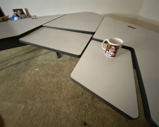 Several Sectional professional ergonomic workspace desks