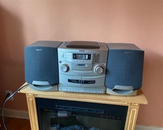 Am/fm CD player w/ built in speakers