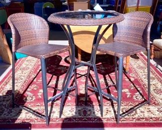 Modern high-top table & 2 chairs (like new)