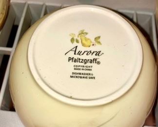 Pfaltzgraff Aurora dinnerware