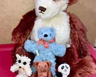 Mohair brown & cream teddy bear, blue teddy bear (England), 3 miniature teddy bears