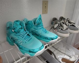 Euro Size 41 / Gray Bow Puma Size 9.5