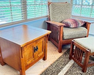 Mission Style Bassett Accent or End Table