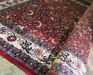 VTG. 20 by 30 PERSIAN HAND SPUN WOOL AREA RUG IN VERY GOOD CONDITION