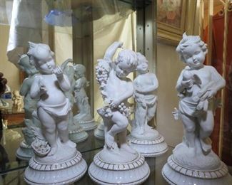 Porcelain figurines.. 