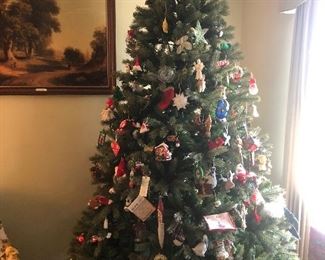 Christmas Tree w/Ornaments 