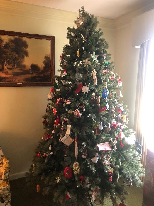 Christmas Tree w/Ornaments 