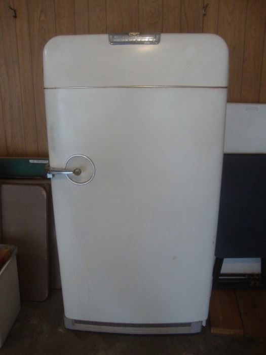 1940's Frigidaire refrigerator