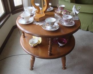 2 tier round lamp table