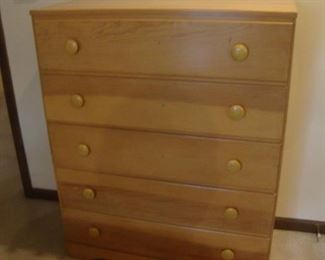 Chest w 5 dovetailed drawers
