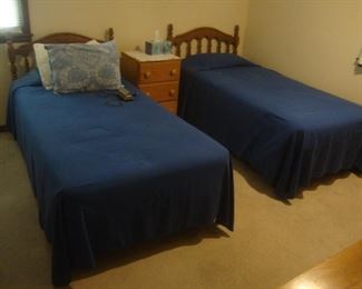 pair twin beds