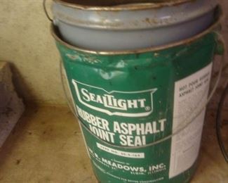 Metal 5 gal. buckets