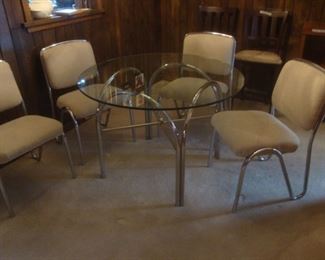 Chrome table w 4 chairs