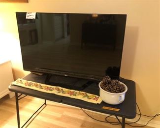 GOTTA HAVE THIS! An LG 47" Smart TV w/ remote and 3 pairs of CINEMA 3D glasses!